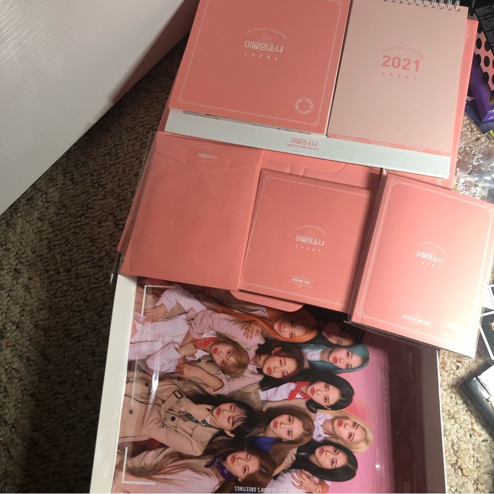Loona 2021 Seasons Greetings official kpop album merch NO PHOTOCARD